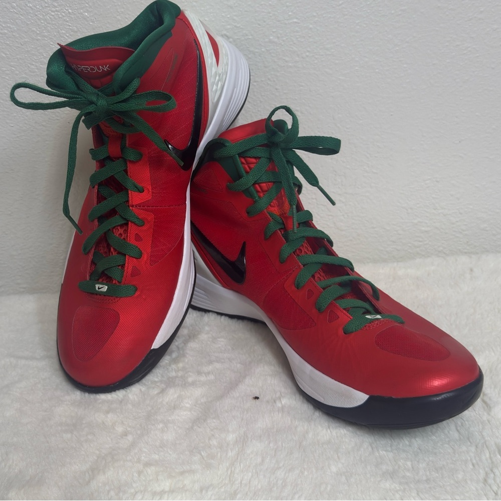 Nike Zoom Hyperdunk 2011 Men’s 10.  Excellent condition